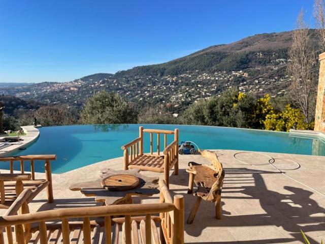 Le Clos Des Senteurs De Chateauneuf De Grasse Hotel Exterior photo