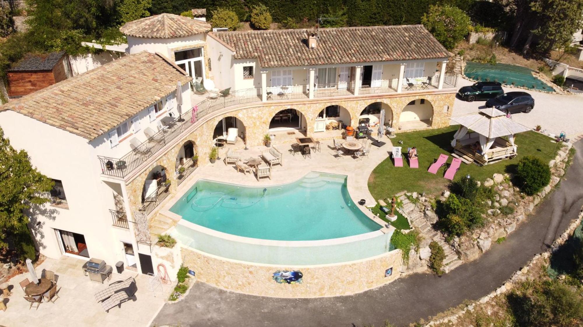 Le Clos Des Senteurs De Chateauneuf De Grasse Hotel Exterior photo